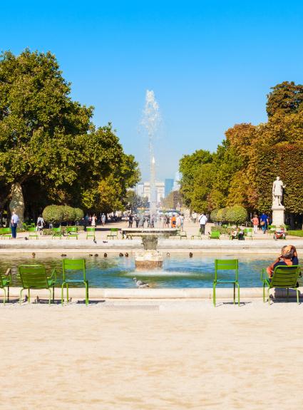 Take a green break in a Parisian park