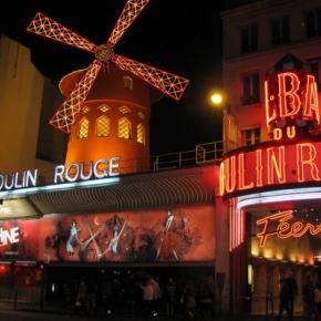 Compagnie Hôtelière de Bagatelle - Les Plumes Hotel Paris - Location - Place Pigalle - Moulin rouge